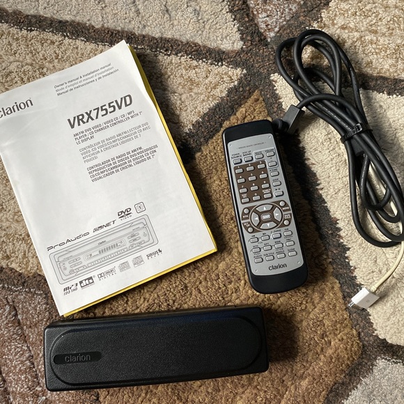 Clarion Car DVD Player - Picture 3 of 6